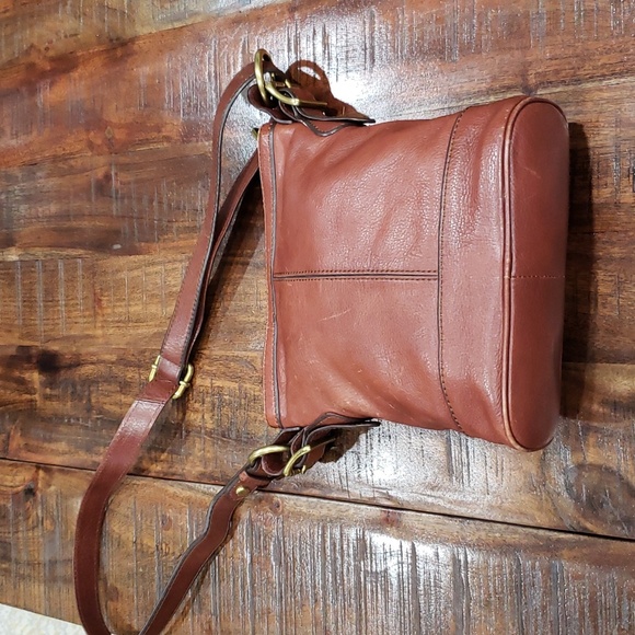 Fossil crossbody bucket style leather bag and wallet - Picture 4 of 14
